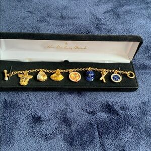 🌟DANBURY MINT NEW YORK YANKEES CHARM BRACELET🌟